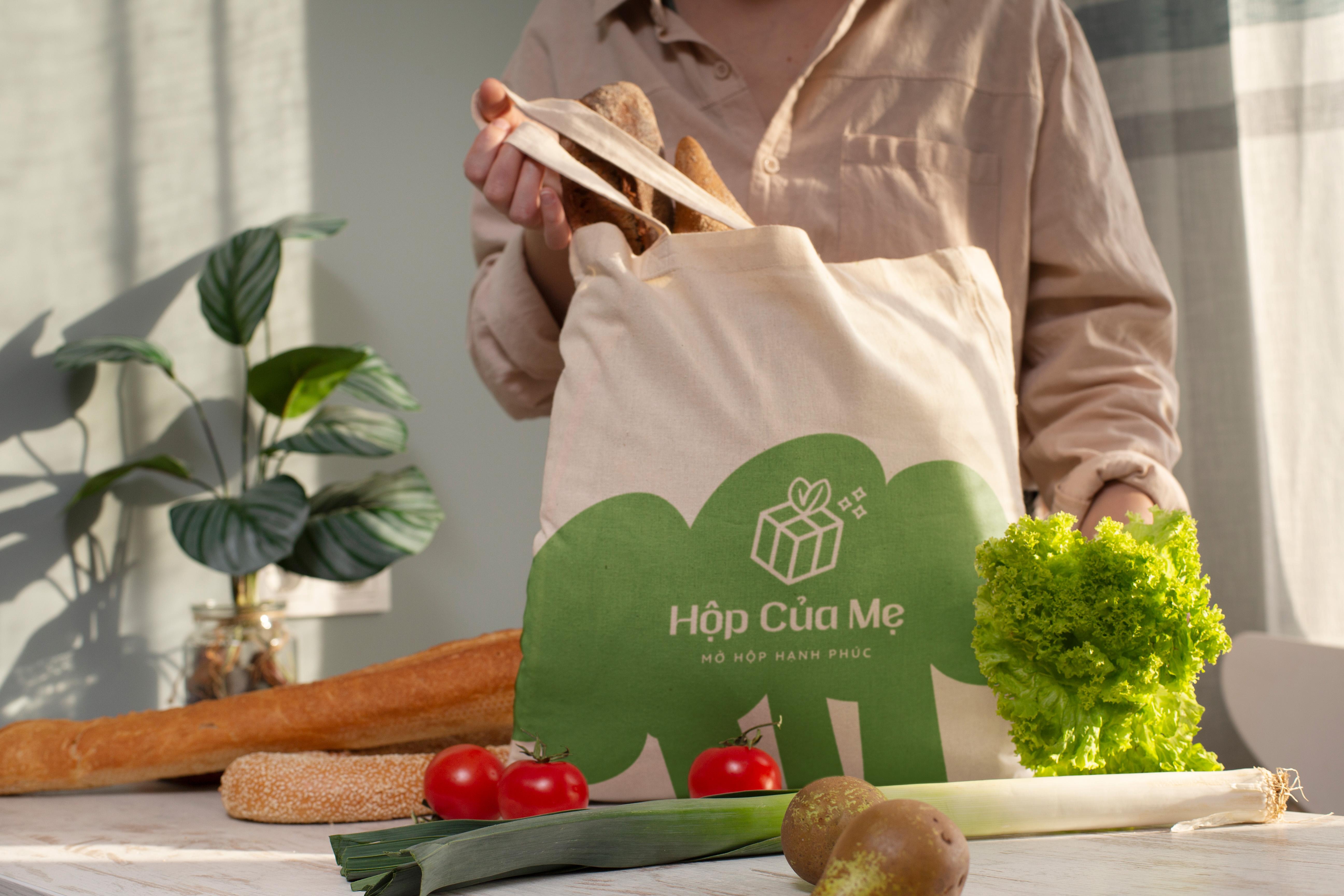 Hop Cua Me – Showcase Mockup 06